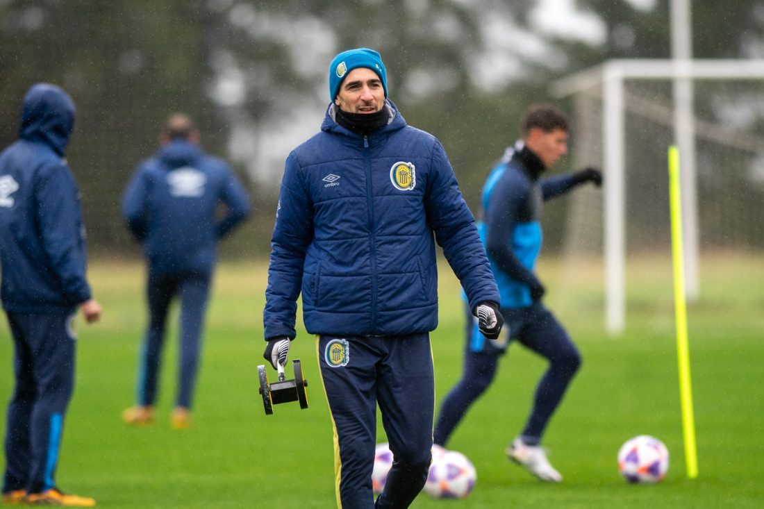 Entrenamiento de pretemporada bajo la lluvia